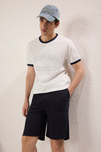 Trendyol Collection Темно-сині шорти з детальним прострочуванням і кишенями TMNSS25SR00052 з щільної тканини з регулярною строчкою