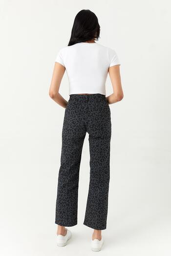 Select Moda Women's Black Leopard Patterned Straight Jeans