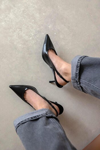 STRASWANS Raye Women's Heeled Wrinkled Leather Shoes Black