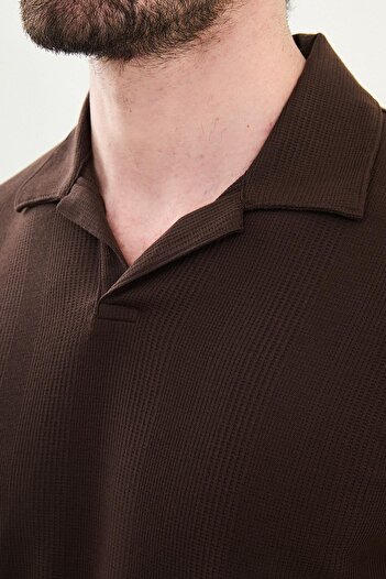 Mcr Ανδρικό μπλουζάκι με ριγέ Slim Fit Apaç γιακά καφέ - 36847.25Y