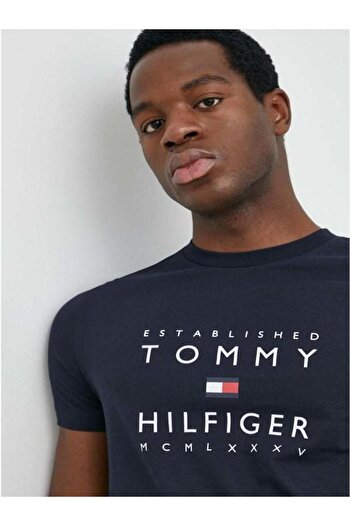 Tommy Hilfiger T-Shirt Established Stacked Mw0Mw29377 Tmavomodrá Regular Fit
