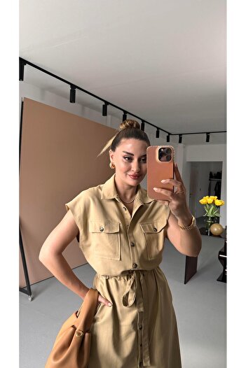 Sezgi Tekin Φόρεμα πουκάμισο Gabardine Camel με ρύθμιση μέγεθος μέσης