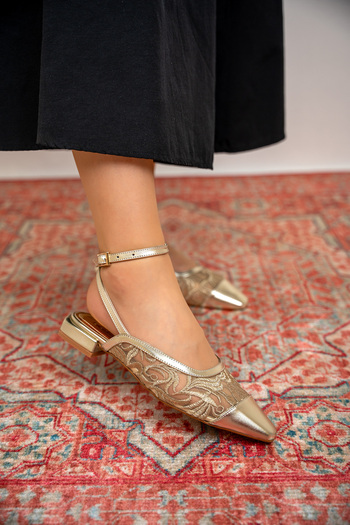 LAMİNTA Dendy Gold Embroidered Buckle Women's Ballerinas