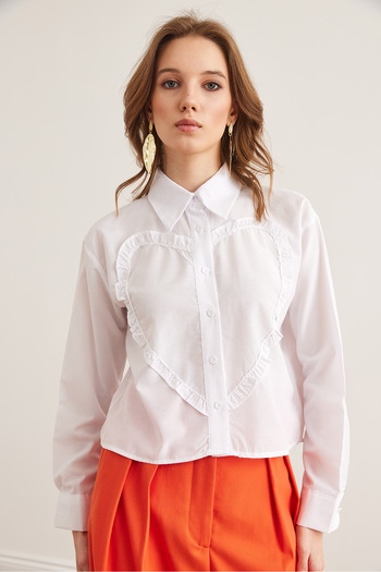Olalook Weißes, gewebtes Crop-Shirt mit Herzdetails für Damen GML- 19001302