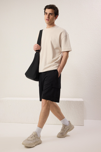 Trendyol Collection Black Oversize Hidden Cord Rubber Shorts Tmnss24Sr00018