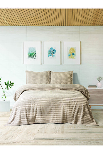 Bella Home Double Twist Bed Cover Set