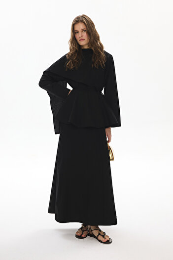 Hooopstore Μαύρο φόρεμα Flow Cape με λεπτομέρεια από ποπλίνα