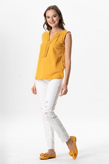 Eliş Şile Bezi Sleeveless V-Neck Blouse - Sophisticated Details by Berrin Guipure