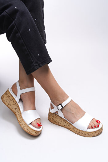 Riccon White Kysronyn Women's Sandals 0012210