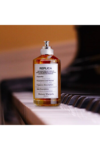 Maison Margiela Replica Jazz Club Perfume by Maison Margiela Eau de Toilette 30 ml