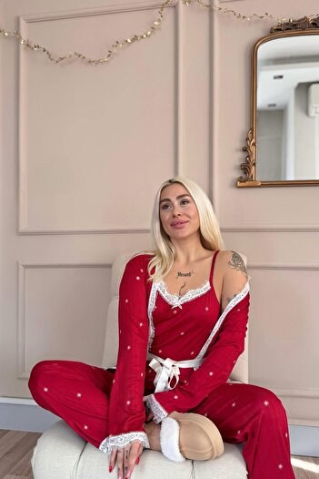 Pijamaevi Kırmızı Yıldız Desenli Sabahlıklı Pegasus Pijama Takımı