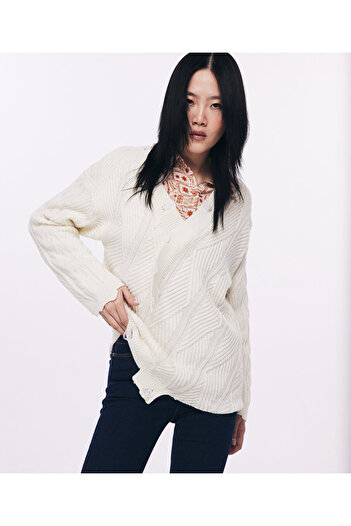 Twist V-Neck Raw Edge Sweater