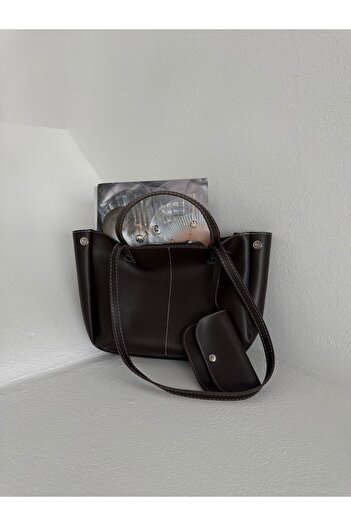 ALTUDA Women's Zippered Wallet Detailed Shoulder Bag Dota