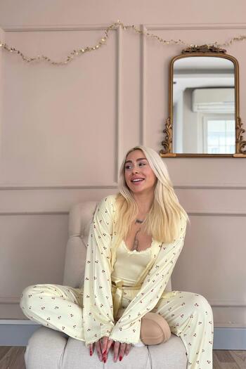 Pijamaevi Vanilla Cherry Blossom Patterned Marlenka Pajama Set with Dressing Gown