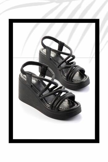 Bambi Women's Black Sandals K05823023709