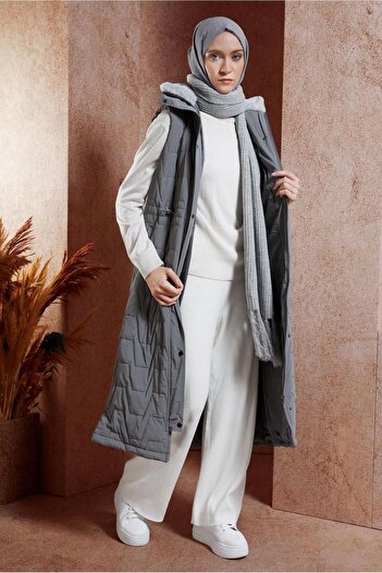 Alvina 90529 Model Hooded Vest