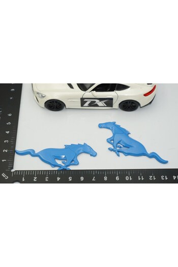 DK Tuning Set de embleme cu logo albastru pentru aripa Mustang Running Horse.