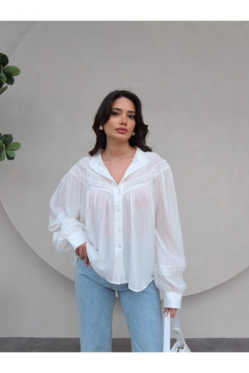 ESRAHELVACI Oversize Shirt with Lace Detail
