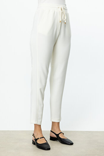 On Fashion Ten Elastic Waist Skinny Leg Trousers Ecru 54153