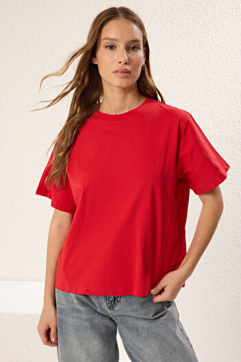 Trendyol Collection Red 100% Thick Cotton Stitch Detail Relaxed/Rahar Fit Knitted T-Shirt Twoss25Ts00066