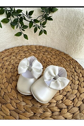 hira kids collection Crystal Stoned Princess Series Booties for Baby Girl