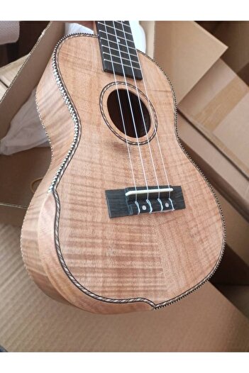 VANGOA Concert Boy Professional Maun Ukulele with Thick Protected Case