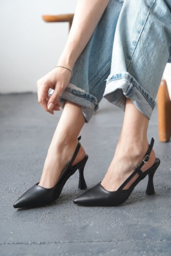 MODAADAM Women's Barbos Heeled Shoes - Black-Leather