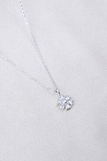 Elika Silver 925 Ayar Gümüş Minimal Işıltılı Kamelya Çiçeği Kolye
