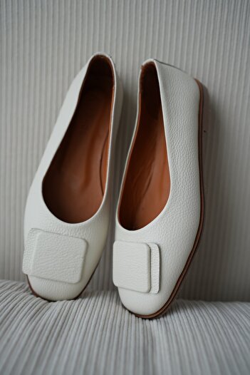 selinshoes İsabella Genuine Leather Women's Ballerinas with Buckle Detail - Ecru