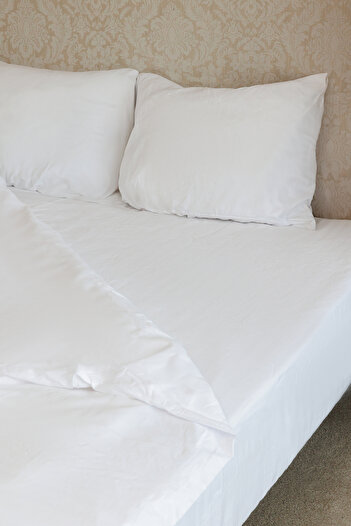 Home Still MICROSATINE DAMASK LINEN FOR 2 PEOPLE