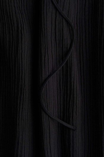 H&M Tie-detail maxi dress