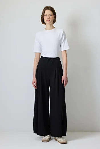 Touché Privé Pleated Tracking Pants
