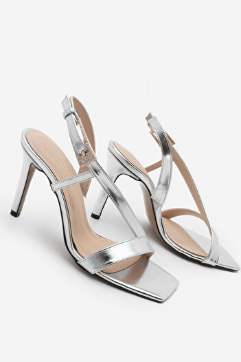 Marjin Women's Blunt Toe Stone Buckle Strap Sandals Ginda Silver
