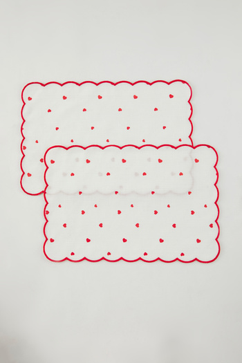 TRENDYOLMİLLA HOME White-Red Heart Printed Edge Embroidered Set of 2 American Serving 33X50Cm Tphss25Run00013