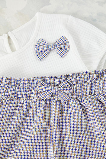 TRENDYOLKIDS Ecru Girl's Cotton Bow Detail T-Shirt-Shorts Knitted Top-Bottom Set Tkdss25Au00062
