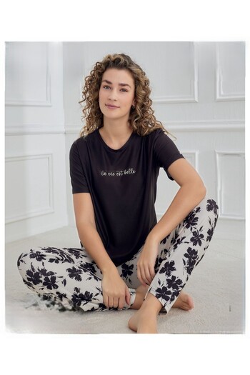 Mihra Marla Fabric Short Sleeve Pajama Set