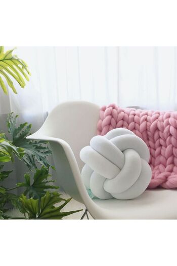 ÖrgüYastik Knitted Knot White Ball Pillow