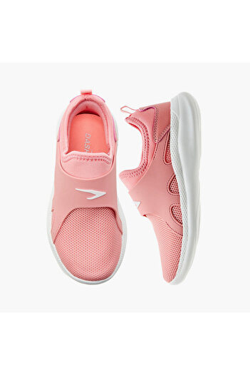 Dash Logo Detail Slip-On Sports Shoes