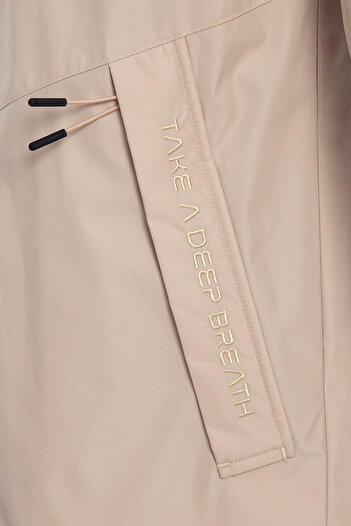 bilcee Men's Cream Hooded Zippered Raincoat 8437