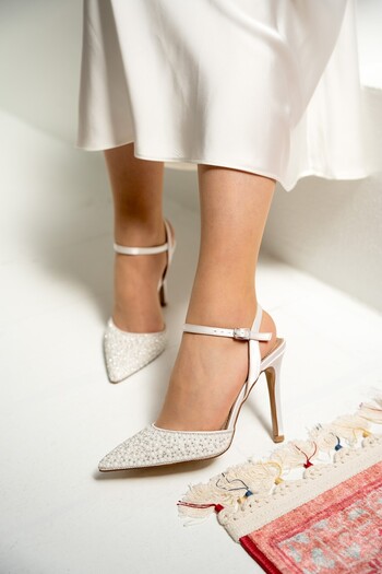 LAMİNTA Shelly White Satin Stone Detailed Ankle Strap Women's Heeled Shoes