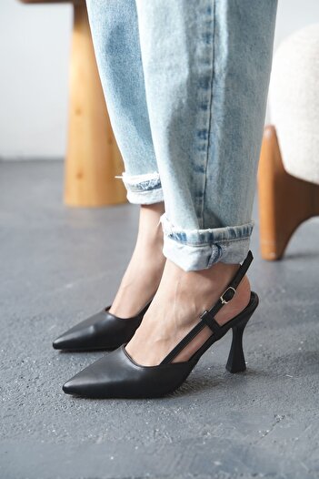 MODAADAM Women's Barbos Heeled Shoes - Black-Leather
