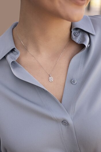Diamond Line-Gülaylar Altın Baget Kolye