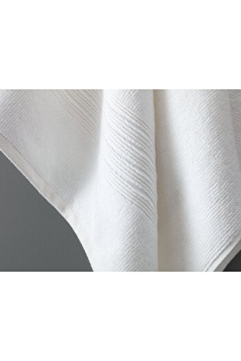 Madame Coco Gestreiftes Dobby-Badetuch – Hotelkollektion