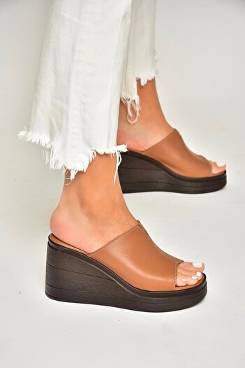 Fox Shoes P555961203 Taba Натуральна шкіра на підборах Жіночі тапочки