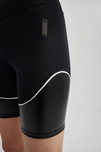 DeFacto Fit Siyah Biker Beli Saran Basic Düz Kısa Sporcu Tayt A5646ax23au