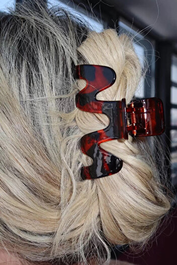 Vitastyle Brown Wave Detailed Leopard Patterned Latch Buckle