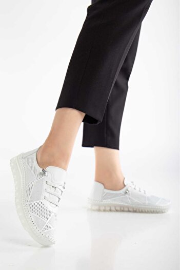 AYAKKABİSEPETİ Inside and Outside Genuine Leather Orthopedic Comfort Rubber Lace Mother's Shoes