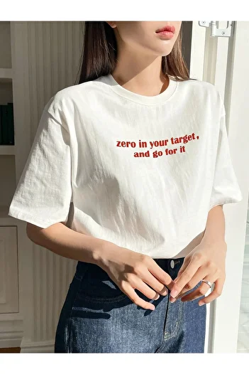 Sweetline Unisex White Oversize Zero In Your Target Πλεκτό μπλουζάκι με στάμπα