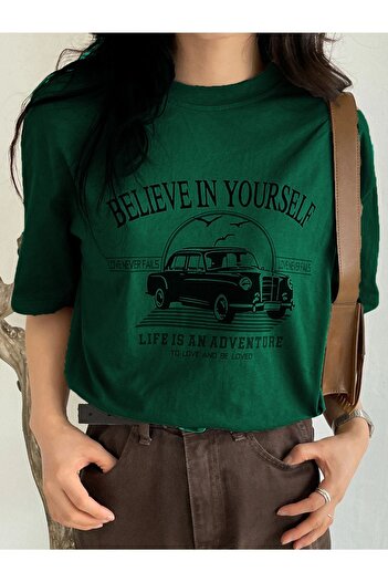 DUBU BUTİK Μπλουζάκι Believe In Yourself - Πράσινο εμπριμέ κοντομάνικο μπλουζάκι με λαιμόκοψη