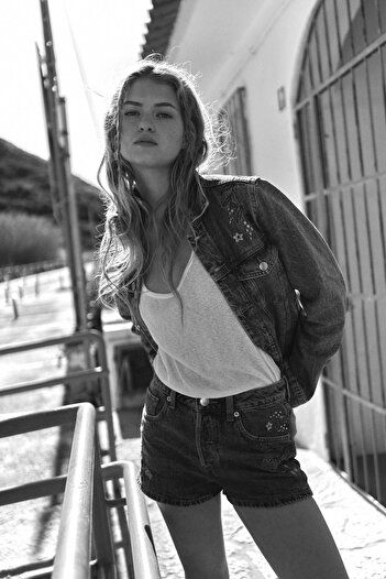 H&M İşlemeli Kot Ceket